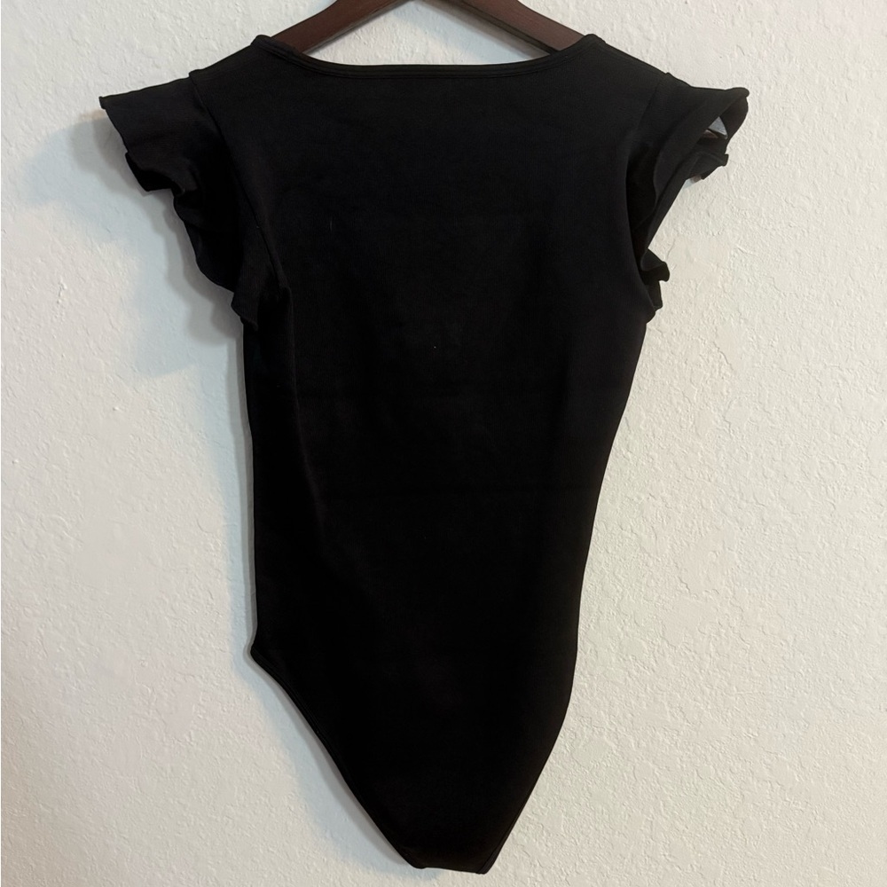 OQQ Black Ruffled Flutter Sleeve Ribbed Bodysuit - Picture 6 of 6